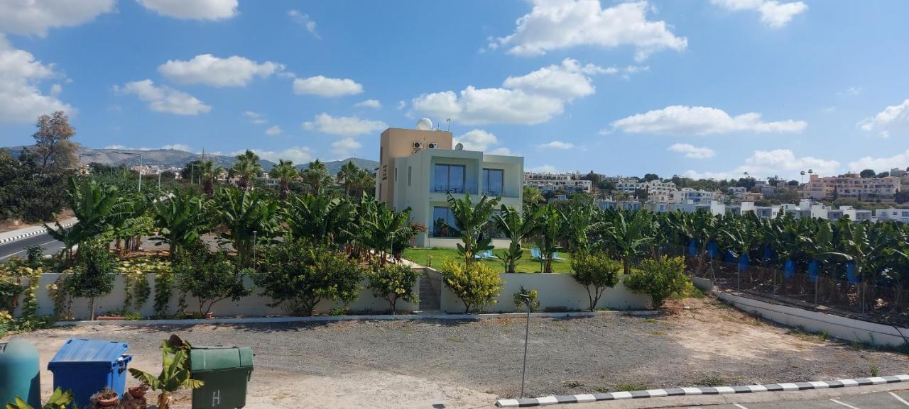 Harmony Seaview Apartament *
